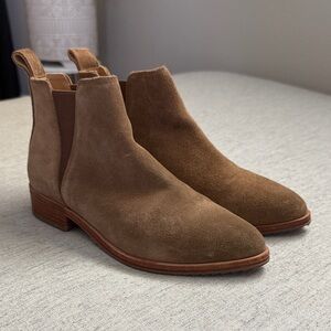 Nisolo EUC Brown Suede Ankle Boots